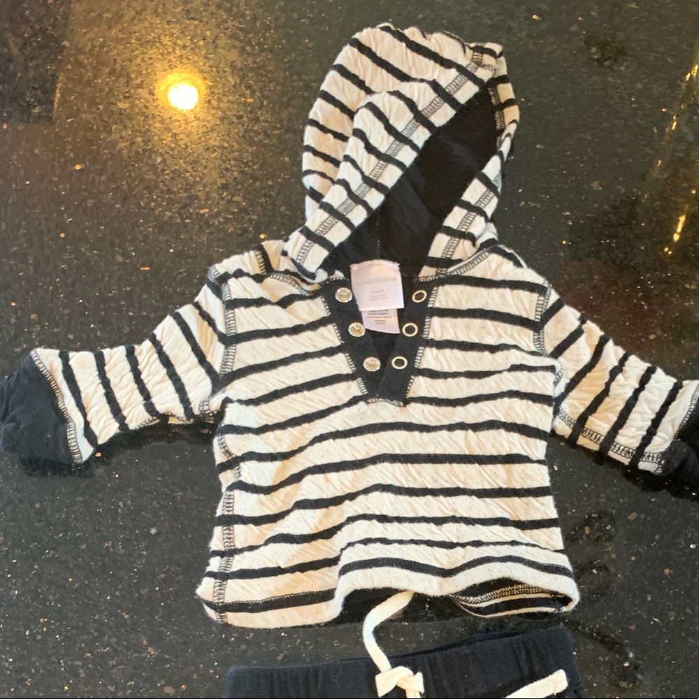 Nordstrom 2 piece newborn outfit